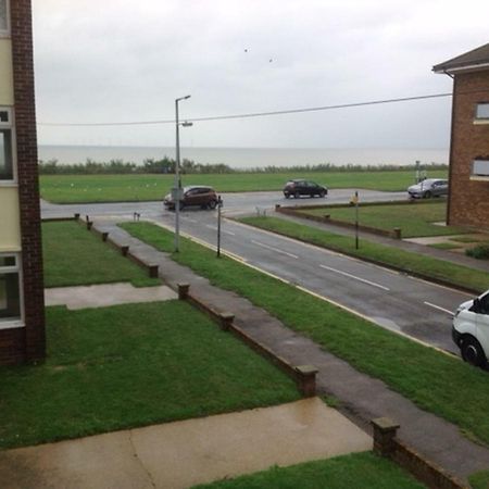 9 Gunfleet Court Apartment แคลกตัน-ออน-ซี ภายนอก รูปภาพ
