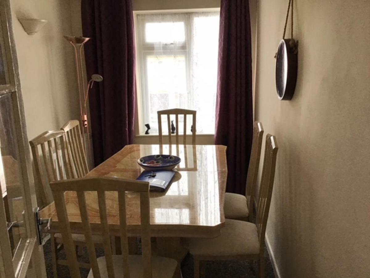 9 Gunfleet Court Apartment แคลกตัน-ออน-ซี ภายนอก รูปภาพ